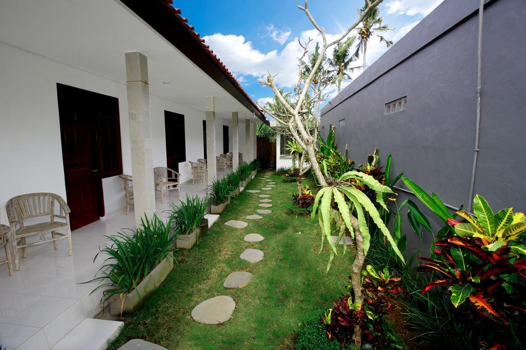 Andy Guesthouse Canggu Extérieur photo