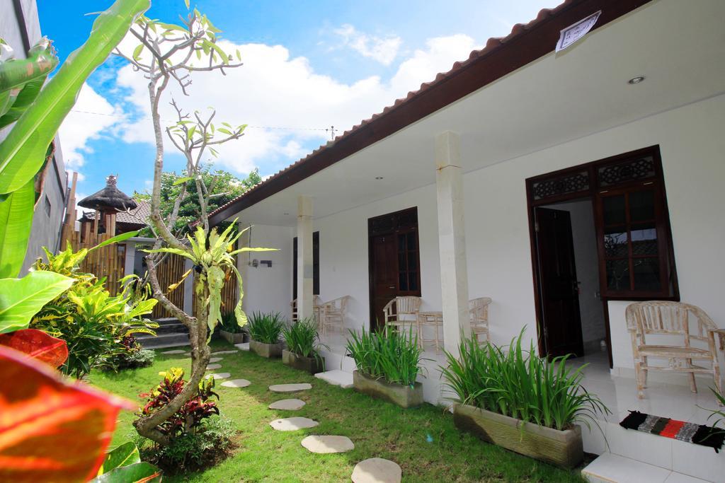 Andy Guesthouse Canggu Extérieur photo