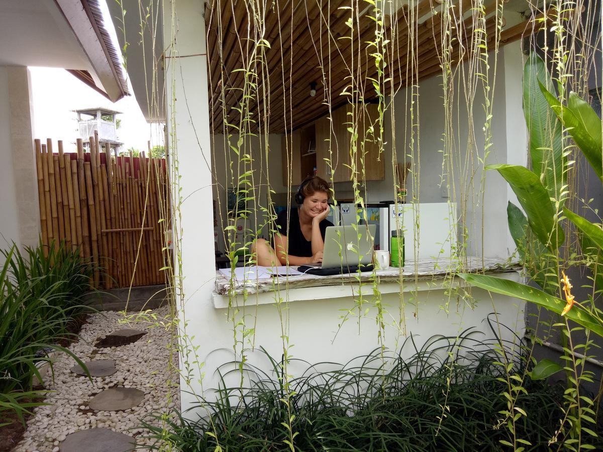 Andy Guesthouse Canggu Extérieur photo